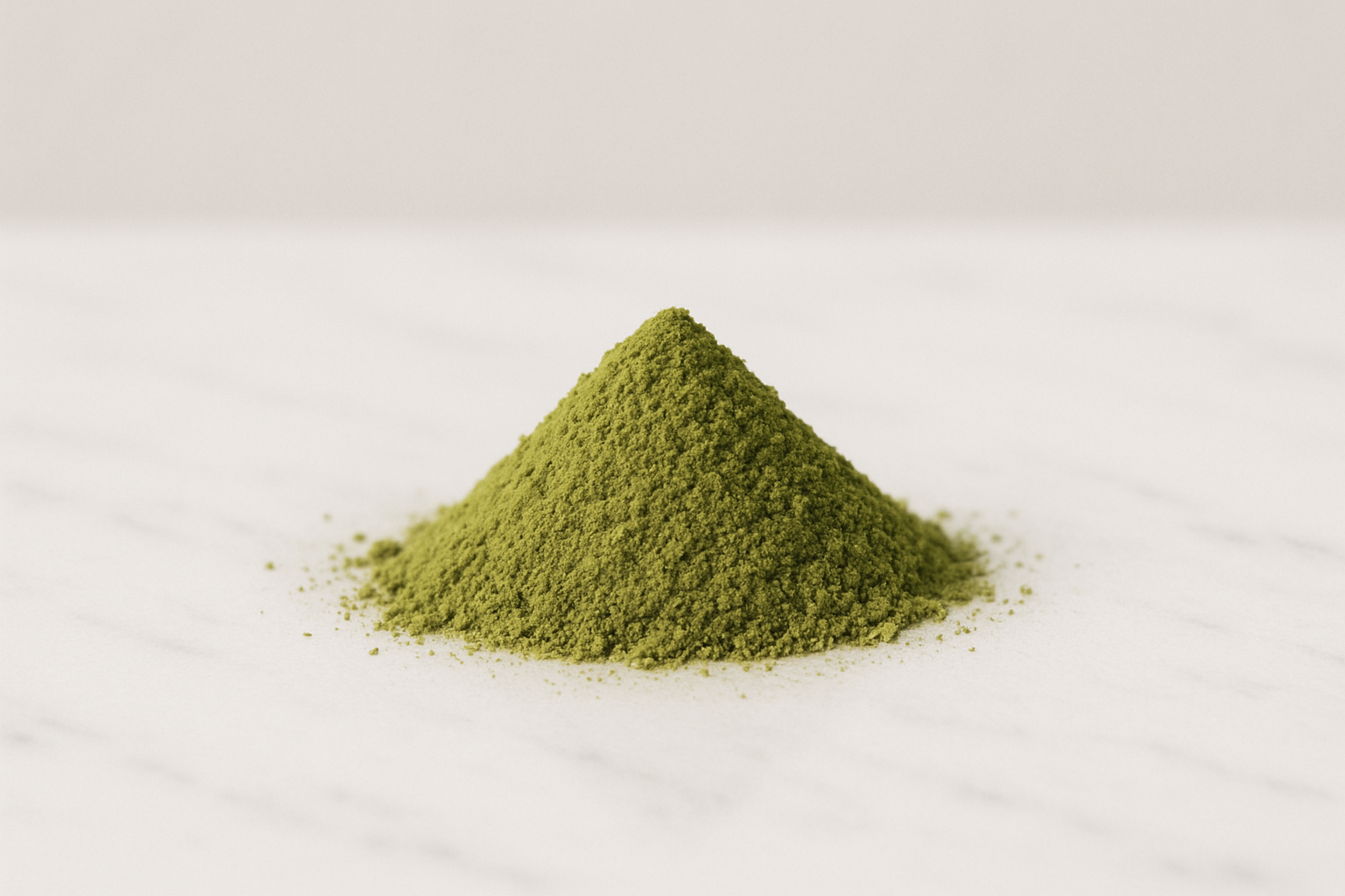 White Horned Kratom Pulver – helles, fein gemahlenes Blattpulver aus Südostasien